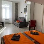 Sunflowers Apartman