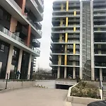 Sweet Home Apartman , 30Sqm Studio, Free Private Parking, Mountain View, Balcony, 20 Min From Downtown