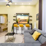 Downtown Deluxe-Two Bedroom Apartment With Sauna