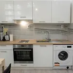 Magpie Apartment