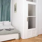 Kolibri Central Apartment