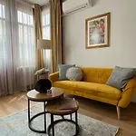 Lovag8 Apartment
