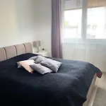 Diamond Apartments - 3 Bedroom, Luxurious Apartment In The Heart Of The City