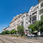 Central River Apartment Danube