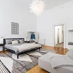 City Center Apartment With Balcony