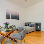 Bluebellhome-Castle District