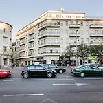 Spacious 1 Bed Basilica Apartment - With Balcony