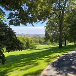 Peaceful Apartment Near Buda Castle And Chain Bridge