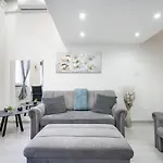 Joyous Era Apartment