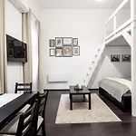 Charming Downtown Hideaway Steps From New York Cafe!