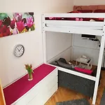 B24 Cosy Small Flat At Center