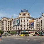 Gde Karoly Apartmant