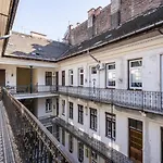 Joyous Era Apartment