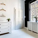 Broadway 2Bedroom Apartment