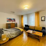 Central Studio Close To Andrassy Avenue For 4 Persons