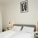 Matyas Corner Apartments Green Square Apartment III