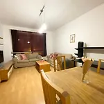 Keleti Apartment - R8
