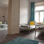 Voros Downtown Apartment With Free Parking
