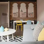 Voros Downtown Apartment With Free Parking