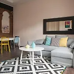 Voros Downtown Apartment With Free Parking