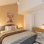 Unique Central 3 Floor Home With 4Bdrm, 3Bthrm