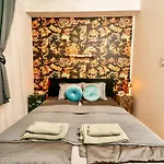 Brandnew Designed Citycenter Apartment