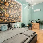 Brandnew Designed Citycenter Apartment