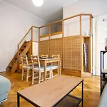 Apartment With Free Parking