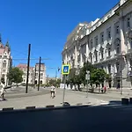 Academy Home - Elegant Place Next To The Parliament