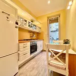 Exclusive Colourful Flat In The City