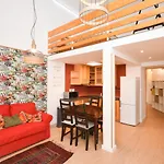 Comfortable Apartament On The Boulevard For 4 People