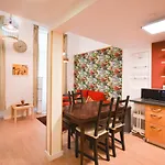 Comfortable Apartament On The Boulevard For 4 People