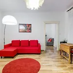 Julie\'S Flat