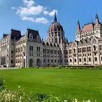 Rooftop Coffee By Parliament