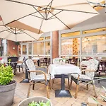 Comfortable Central City Stay