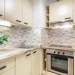 Comfortable Central City Stay