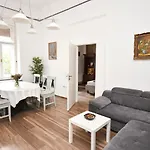 Modern & Huge Apartment 4 Bedroom 2 Bathroom
