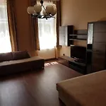 Stylish Historic Flat For 4 In Heart Of Oldbuda