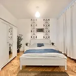 Maison De Fashion Mini