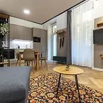 Downtown Luxury Apartment
