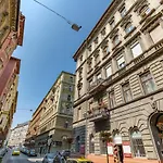 Downtown Luxury Apartment