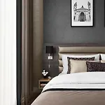 Revay Deluxe Apartments - Free Parking
