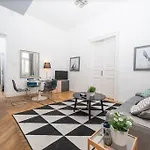 Cityscape Budget Apartments Mosonyi
