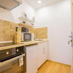 Cute Gallery Flat In Dob Str, Mars