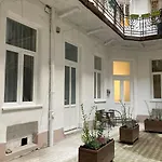 Carina Duplex Studio