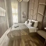Orangehomes High Class 4 Bedroom Apartment