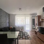 Happy Living Apartment W Balcony