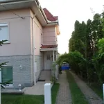 布达佩斯苹果酒店