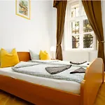Emerald Suite At Budapest