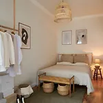 Scandinavian Art 3-Bdr Apartment